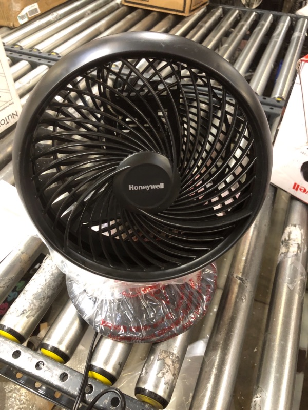 Photo 2 of Honeywell Turbo Force Oscillating Table Fan, HT-906,Black,Medium (Oscillating)
