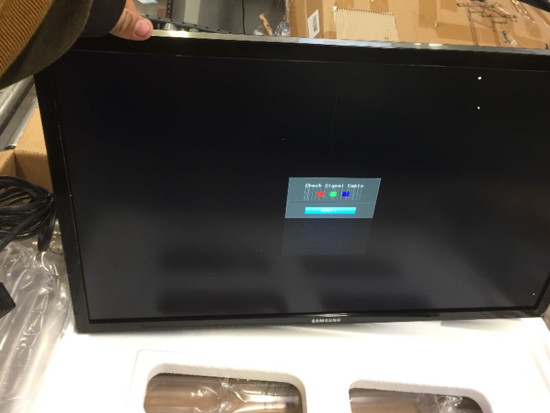 Photo 1 of 28" samsung tv