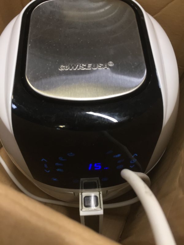 Photo 4 of Gowise Usa 5.8 Qt. Digital Air Fryer With Touch Screen In White