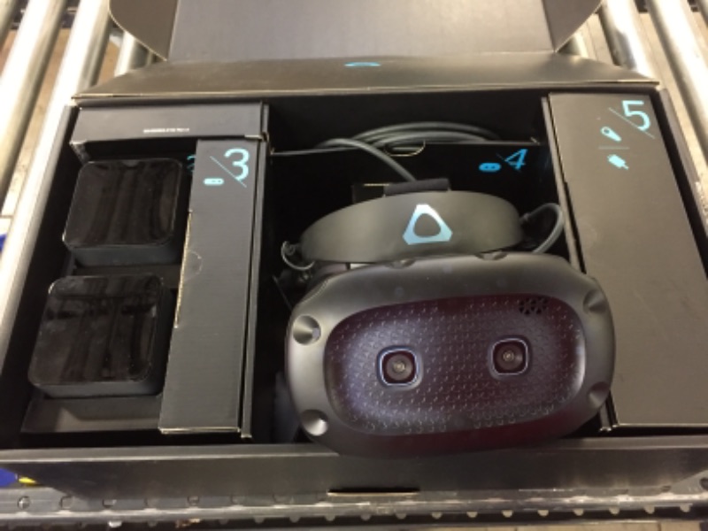 Photo 3 of HTC Vive Cosmos Elite Virtual Reality System - PC/Mac/Linux  USED. UNABLE TO TEST WITHOUT A CONSOLE. ALL PARTS ARE THERE. A LITTLE DIRTY FROM USE