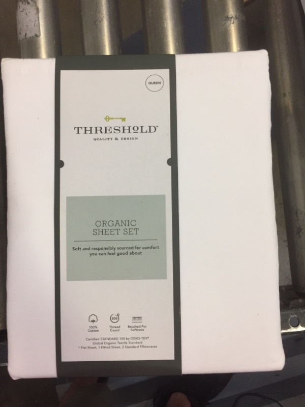 Photo 2 of 300 Thread Count Organic Cotton Solid Sheet Set - Threshold™ WHITE QUEEN
