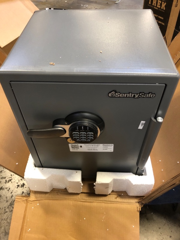 Photo 1 of Sentrysafe Sfw205gqc Fireproof Safe and Waterproof Safe with Digital Keypad 2.05
DAMAGED