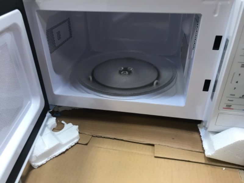 Photo 2 of 0.7 cu. ft. Countertop Microwave in White
