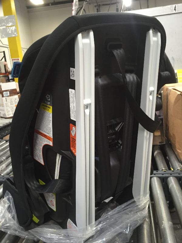 Photo 1 of Graco Atlas 65 2-in-1 Harness Booster Car Seat, Glacier