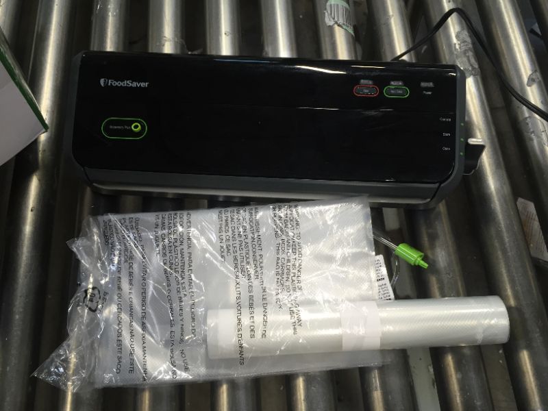 Photo 2 of FoodSaver FM2100 Vacuum Sealing System for Food Preservation
