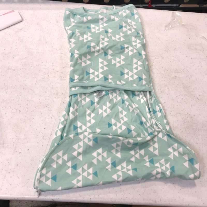 Photo 1 of BABY SWADDLE 10-25 LBS