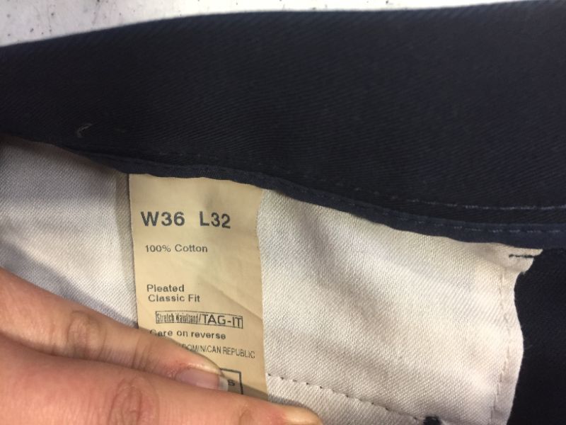 Photo 3 of Dockers individual fit 36w x 32w mens pants