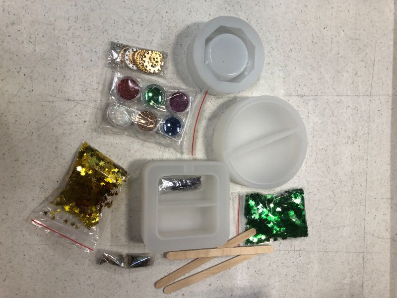 Photo 1 of ashtray resin mold kit