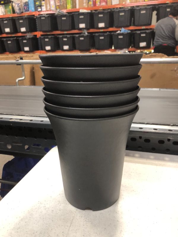 Photo 1 of 6.5 inch plant pots, plastic 6 pack