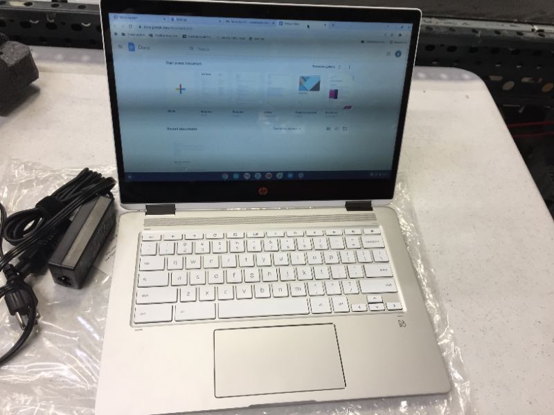 Photo 2 of HP Chromebook version 97.0.4692.91 -- Silver White