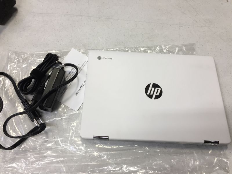 Photo 1 of HP Chromebook version 97.0.4692.91 -- Silver White