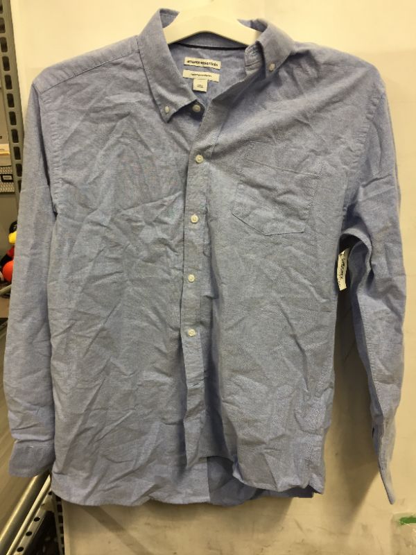 Photo 1 of AMAZON ESSENTIALS MEN BUTTON UP DRESS SHIRT LIGHT BLUE
SIZE LARGE