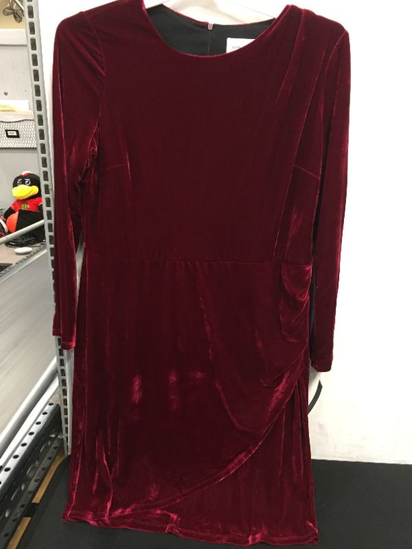 Photo 2 of Donna Morgan Women's Side Drape Velvet Dress WINE BURGUNDY
SIZE 16
