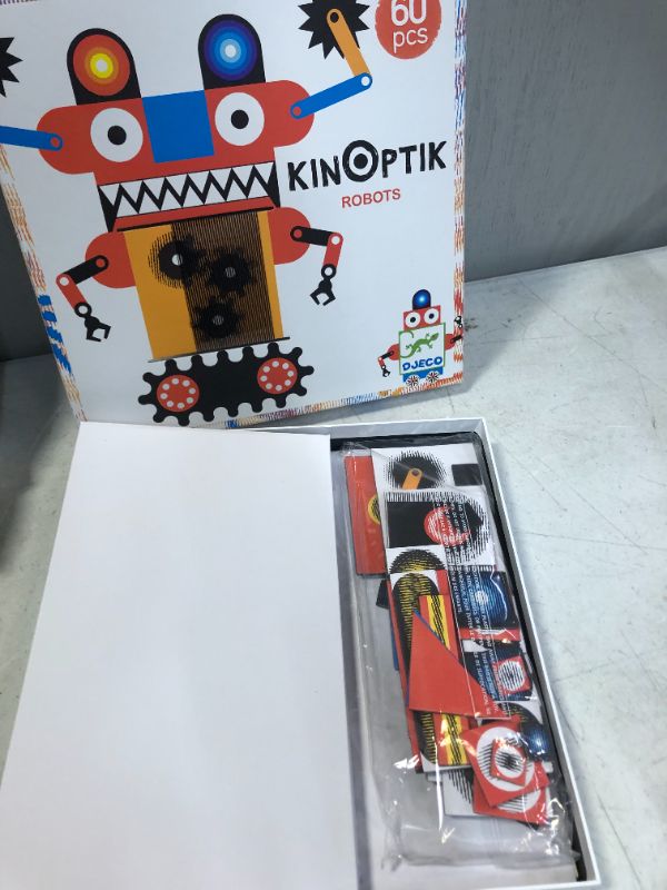 Photo 2 of Djeco Kinoptic Moving Art Robots
