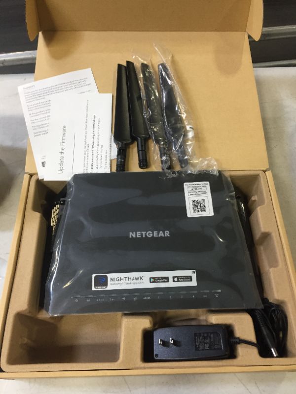 Photo 1 of NETGEAR AC2600 Nighthawk X4S - 4x4 MU-MIMO Smart WiFi Dual Band Gigabit Router (R7800)
