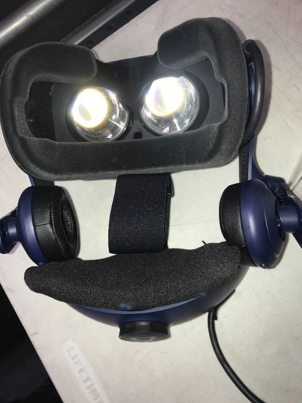 Photo 12 of HTC VIVE Pro Virtual Reality System