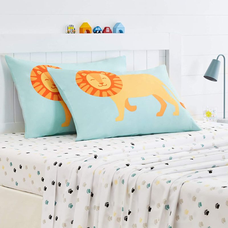 Photo 1 of Amazon Basics Kids Laughing Lions Soft, Easy-Wash Microfiber Pillow Cases - Standard Set, Lion (2 pack) 
