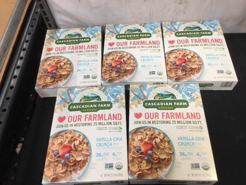 Photo 2 of Cascadian Farm Organic Vanilla Chia Crunch, Whole Grain Oats, 12.5 oz 5 pack expired 13/oct/2021 