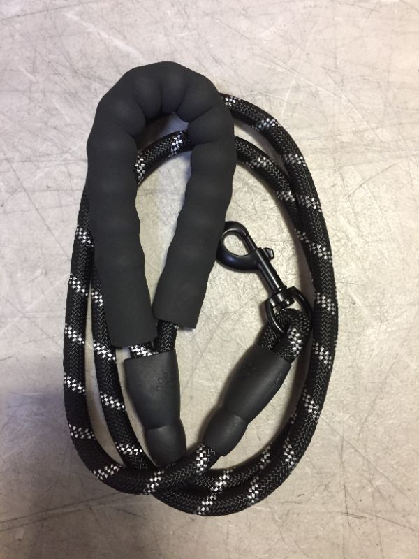 Photo 2 of 5 ft. strong dog leash for medium and large dogs 