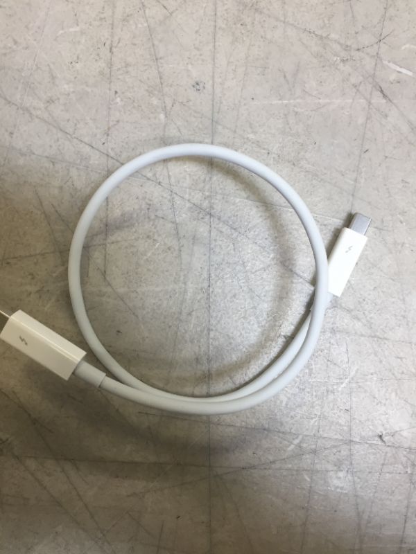 Photo 2 of Apple Thunderbolt Cable MD862LL/A, White , 0.5 m