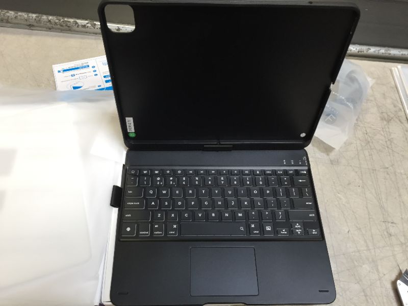 Photo 1 of Keyboard Case for iPad 9th Generation (10.2 2021) / 8th (10.2 inch 2020) /7th (10.2 2019) / iPad Air 3rd Generation 10.5 2019/iPad Pro 10.5 2017– Stable Touchpad Function
