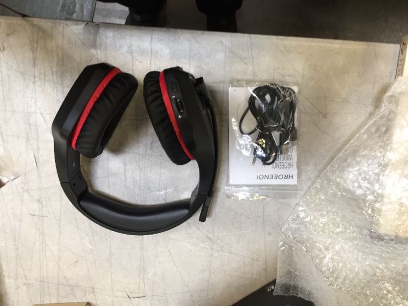 Photo 1 of wireless gaming head set 