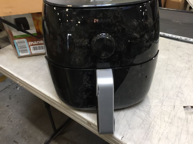 Photo 2 of Philips Air Fryer 