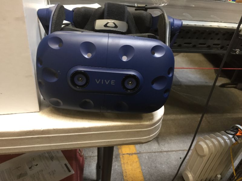 Photo 18 of HTC VIVE Pro Virtual Reality System