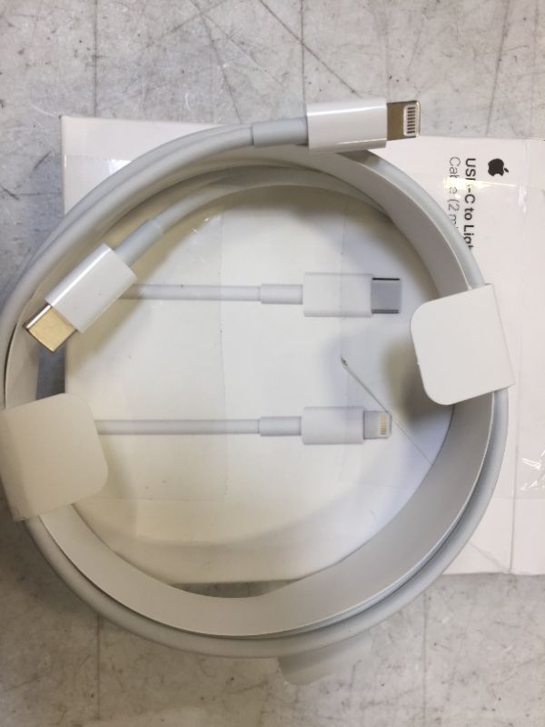 Photo 2 of Apple USB Type-C to Lightning Cable (6.6')