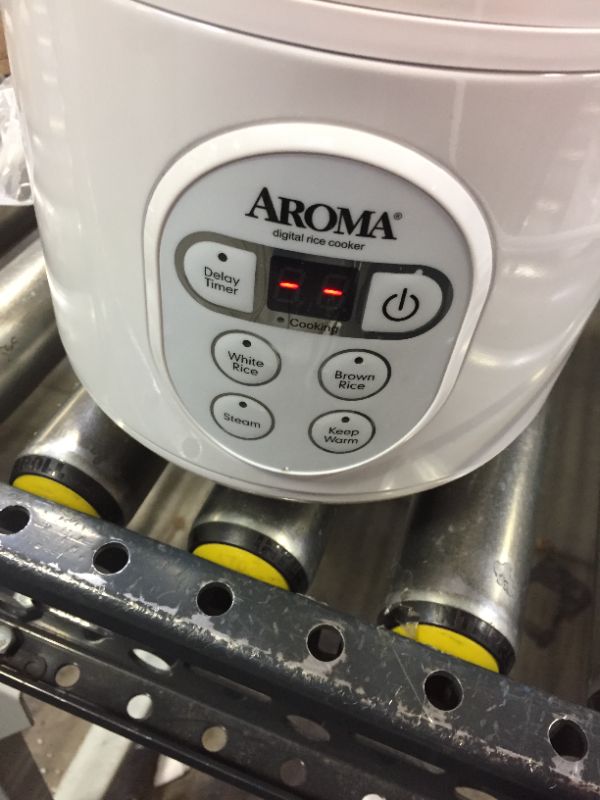 Photo 2 of Aroma ARC-914D 4-Cup Cool-Touch Rice Cooker, White