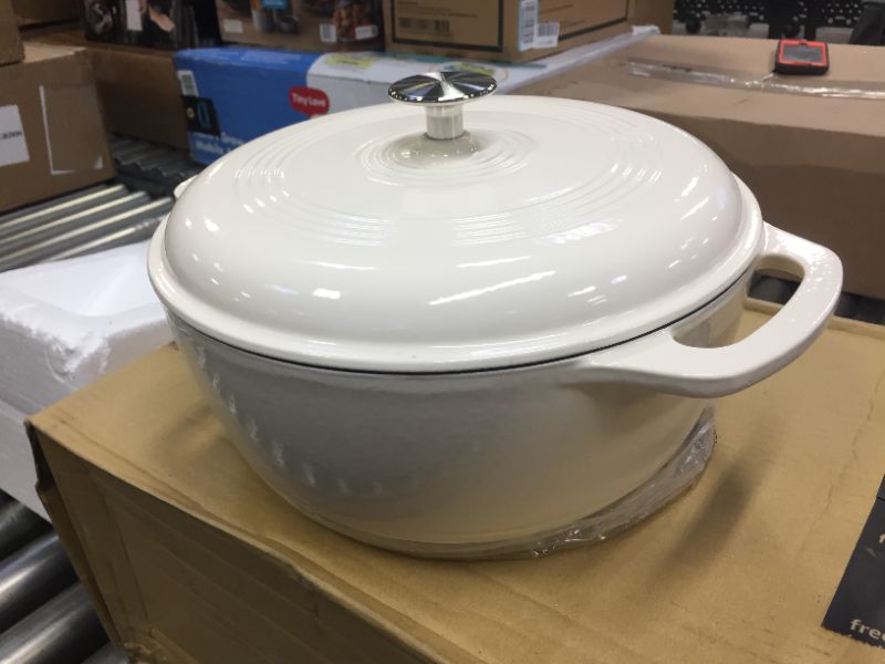 Photo 2 of Amazon Basics Enameled Cast Iron Covered Dutch Oven 6-Quart White