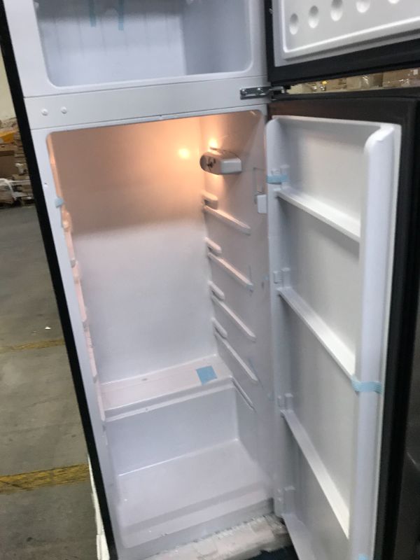 Photo 4 of RCA RFR1089 2 Door Apartment Top Freezer Refrigerator