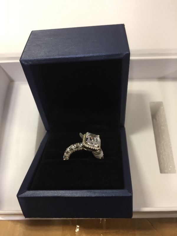 Photo 1 of diamond ring 