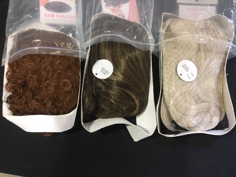 Photo 1 of 3 pack wigs brown , blonde , and light brown hocus pocus wigs costume