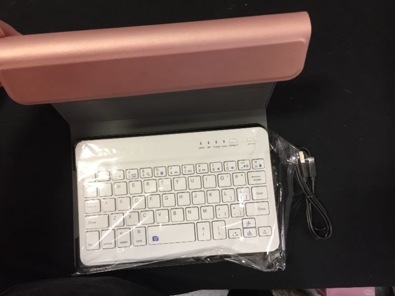 Photo 1 of SMART KEYBOARD CASE FOR IPAD MINI 4 ROSE GOLD WITH WHITE KEYBOARD 