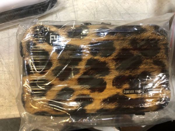 Photo 1 of Fashion Portable Mini Hard Case Wristlet Crossbody Handbag for Women Storage Box Travel Bag Makeup Cosmetic Case
Color: Leopard