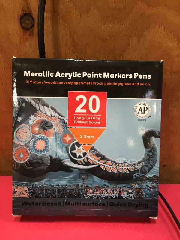 Photo 1 of Merallic Acrylic Paint Markers Pens 20 Colors 