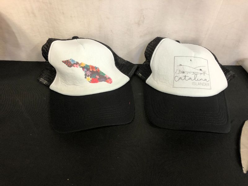 Photo 1 of 2PCK HAT SIZE M/L