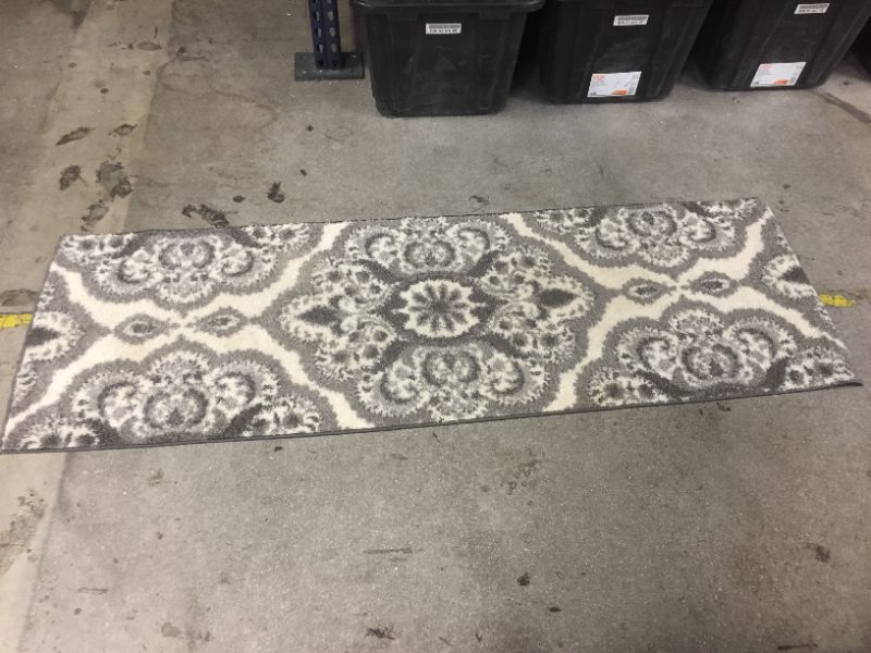 Photo 1 of 6ft x 2ft Area Rug Hallway Rug Gray and White