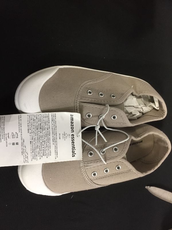 Photo 1 of Amazon Essentials Unisex-Child Slip on Canvas Sneaker size 2
