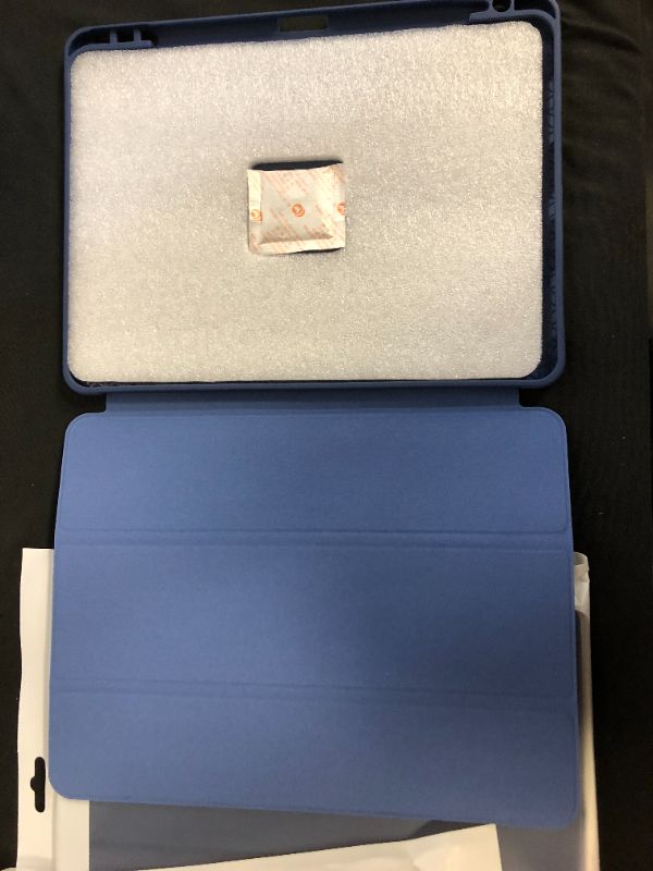 Photo 1 of 4 pack of iPad Air 10.9 cases