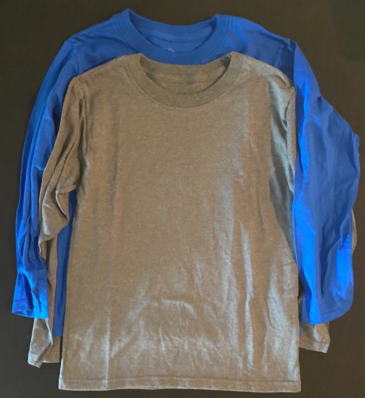 Photo 1 of Fruit of the Loom Boys' Tag-Free Cotton Tees - Long Sleeved - 2 Pack - Charcoal Heather and Royal Blue (Size Small 6/7)