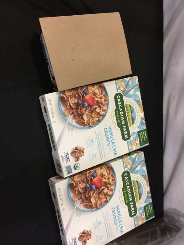 Photo 1 of Cascadian Farm Organic Vanilla Chia Crunch, Whole Grain Oats, 12.5 oz 2 PACK AND CHEWY BARS 