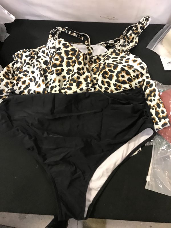 Photo 1 of 2 piece leapord bathing suit2xl