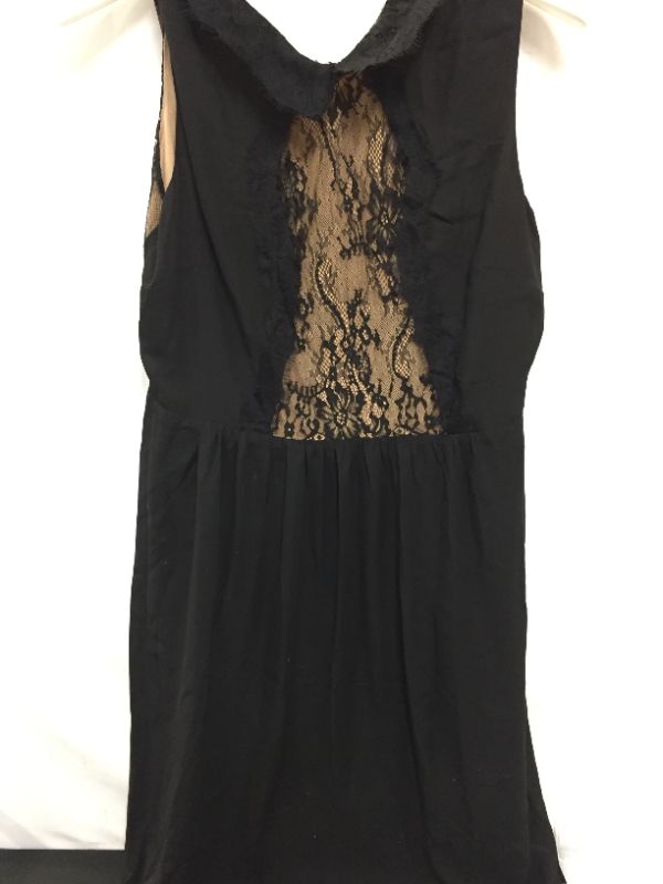 Photo 1 of WOMEN'S DRESS SIZE 16 (STAINS ON ITEM)
