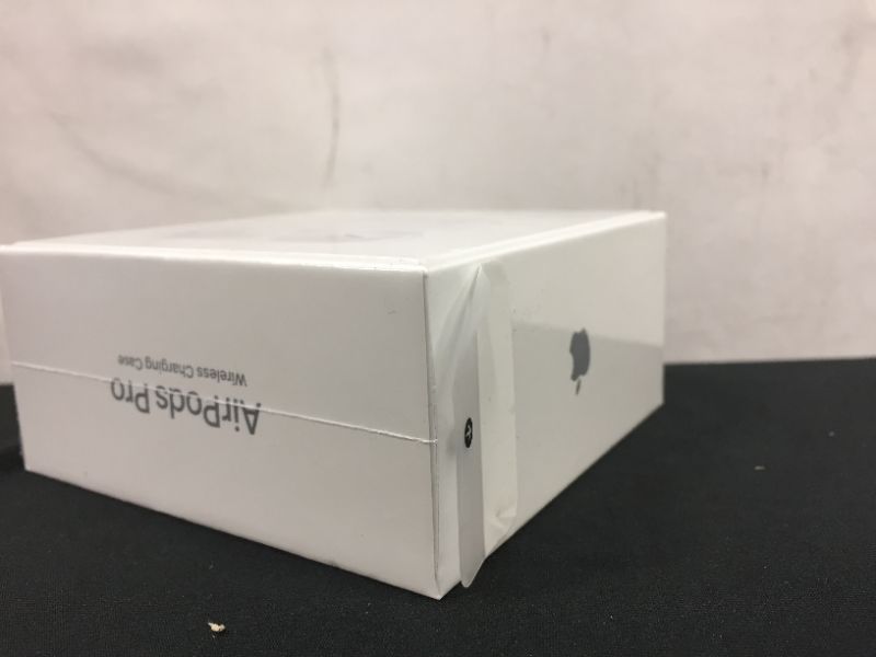 Photo 3 of Apple AirPods Pro ***sealed factory***