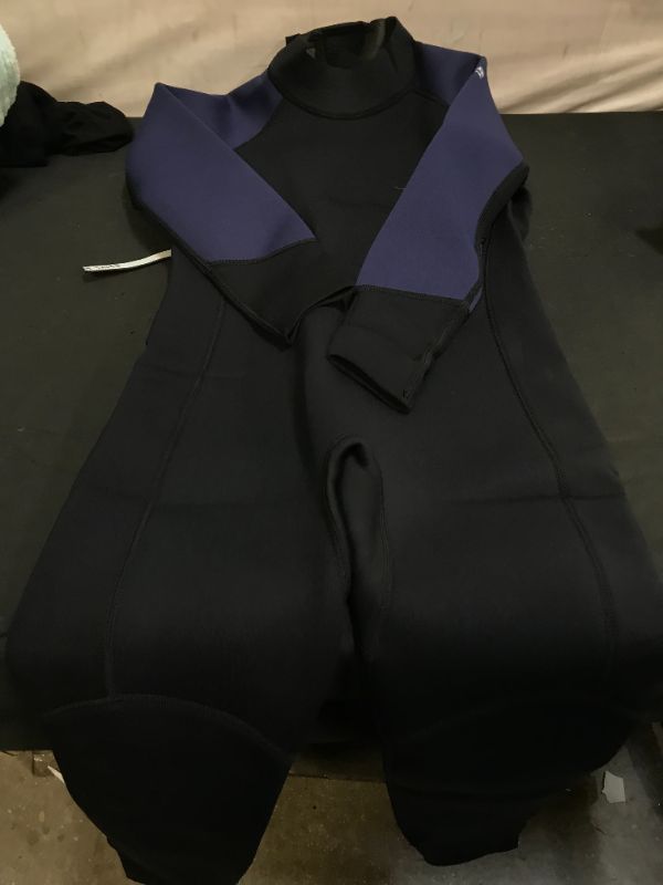 Photo 1 of kids wet suit size 10 