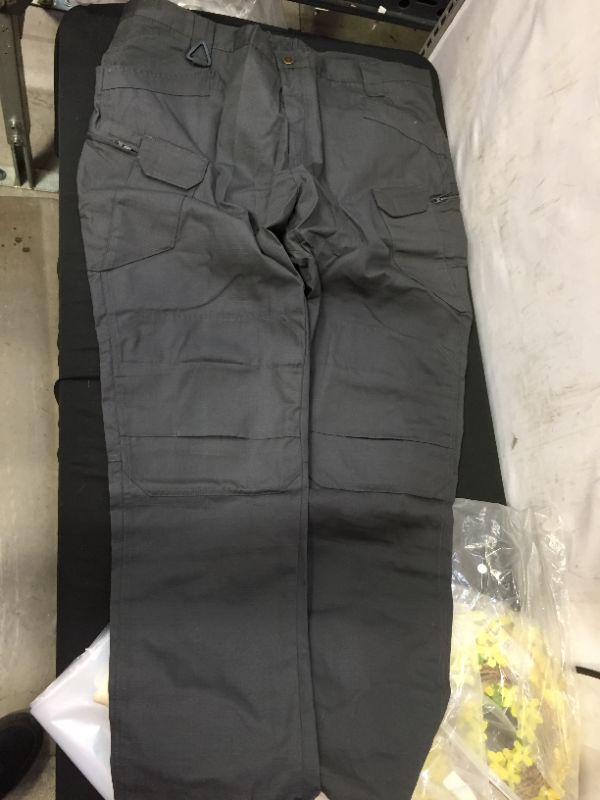 Photo 1 of cargo style pants color dark grey size extra extra large 
