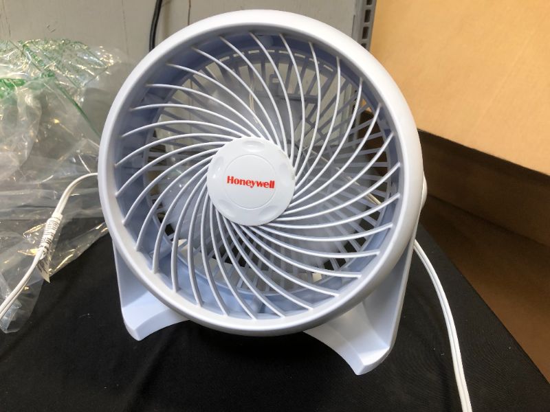 Photo 1 of Honeywell TurboForce Electric Table Air Circulator Fan, HT-904, White
** OPEN PACKAGE **
(( HAS DUST ON MOTOR ))