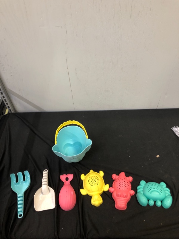 Photo 1 of Generic Kid's Beach Sand Toys